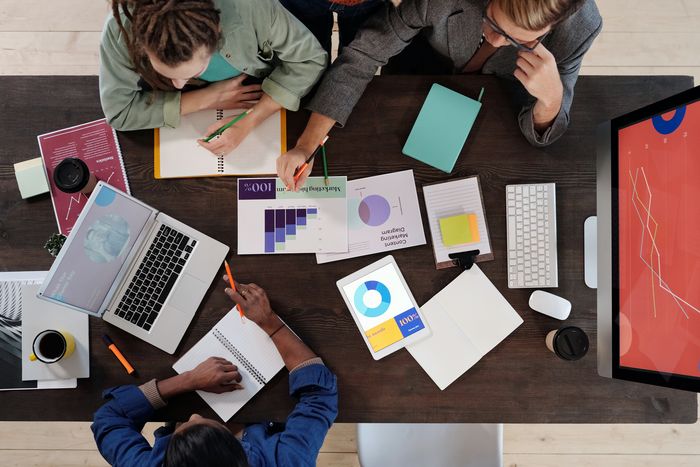 travail en équipe sur notre activité d'intérim d'inclusion